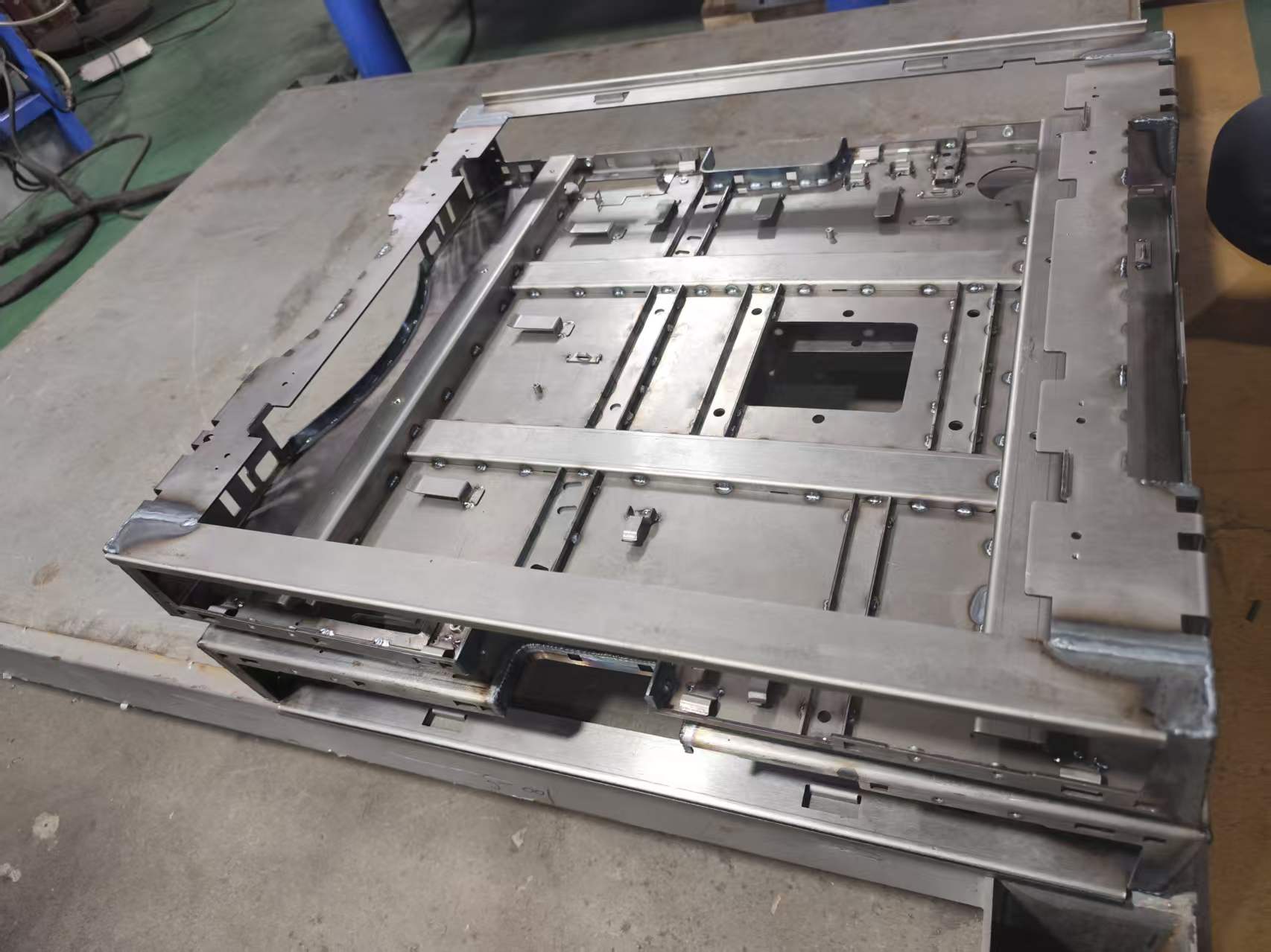 Custom stainless sheet metal fabrication factory floor in China