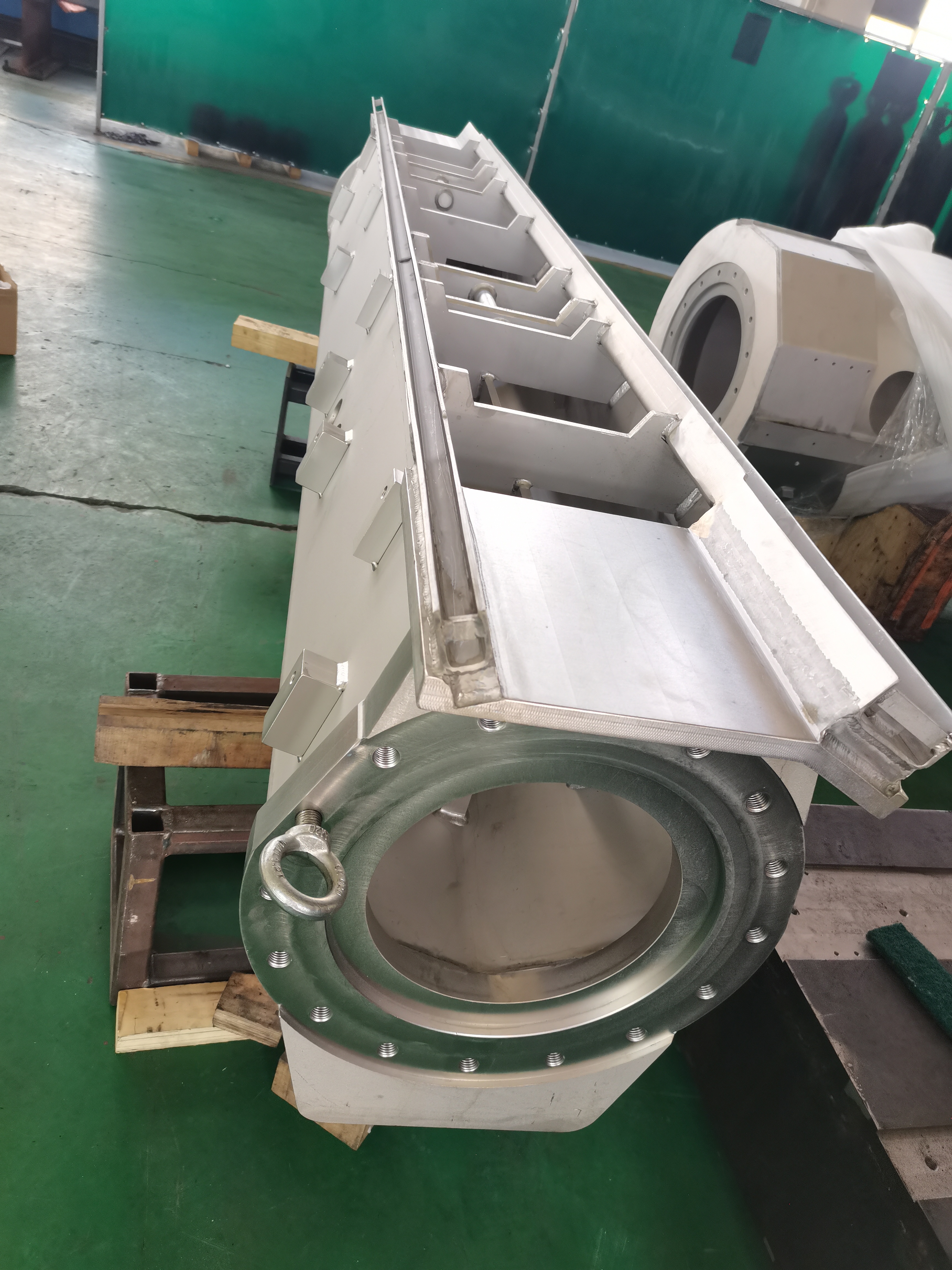 Vacuum Box Manufacturer | Custom Industrial Vacuum Chamber for Paper Machine