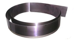 Ceramic coated doctor blade for high-speed paper machine